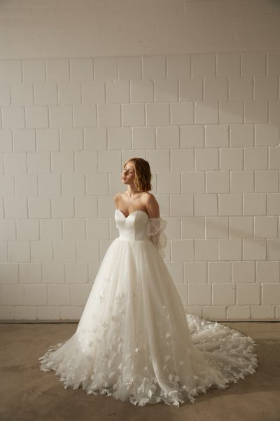 Prinzessin mit Glitzerrock, Pailletten und Schnürung