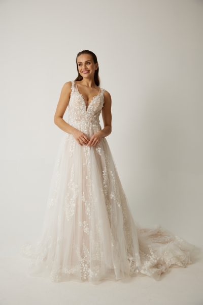 A-Linie mit 3D Blätterbestickung