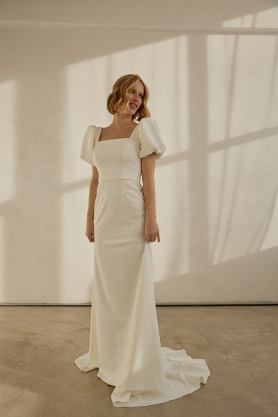 Fit and Flare Kleid aus Crepe mit abnehmbaren Puffärmeln