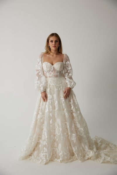 A-Linie aus Spitze mit Ballonärmeln