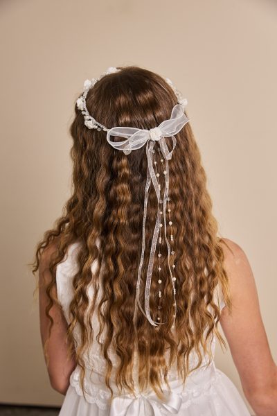 Rundkranz mit Blüten, Perlen und Organz