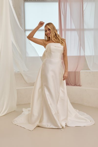 Corsagenkleid aus Mikado mit abnehmbarer Schleppe