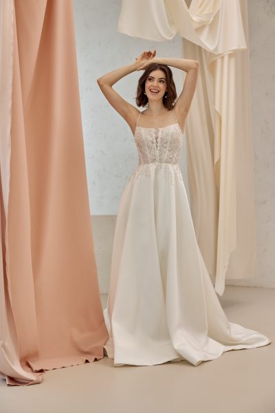 Kleid aus Mikado mit Spitzenoberteil