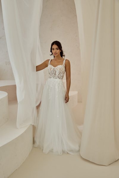 Kleid aus Tüll mit Spitzenoberteil