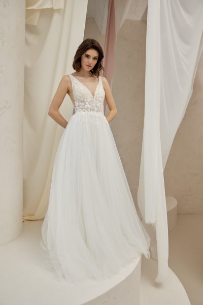 Kleid aus Tüll mit Spitze