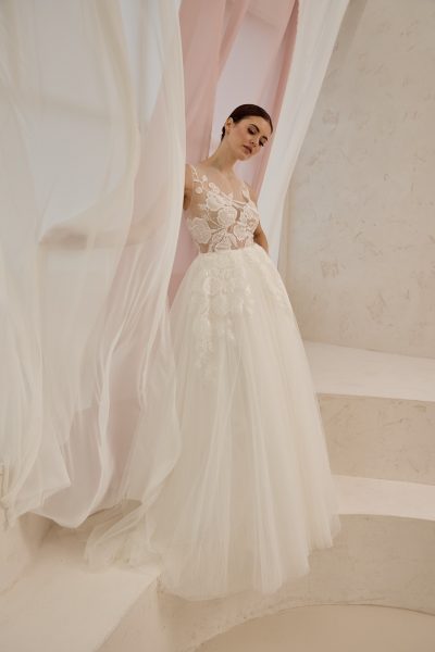 Kleid aus Tüll und Spitze