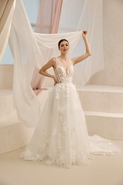 Kleid aus Tüll und 3D-Blüten