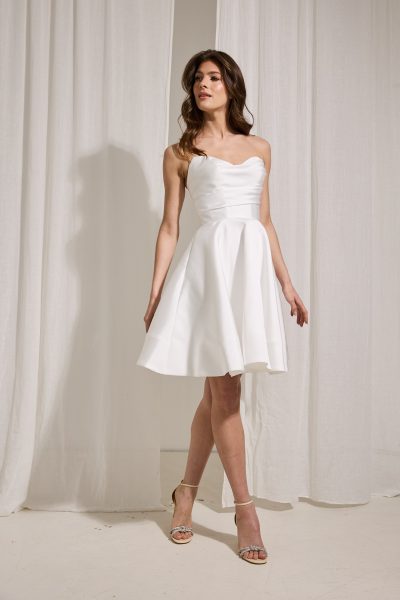 Mikadokleid mit Corsage