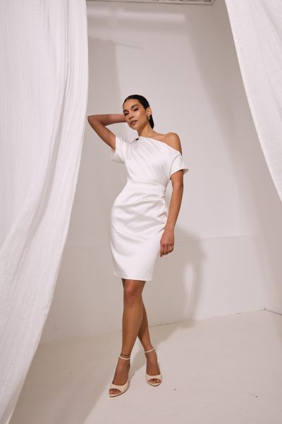 Kleid aus Satin, kurz