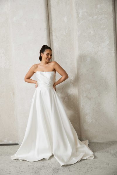 Kleid aus Mikado mit Schleife