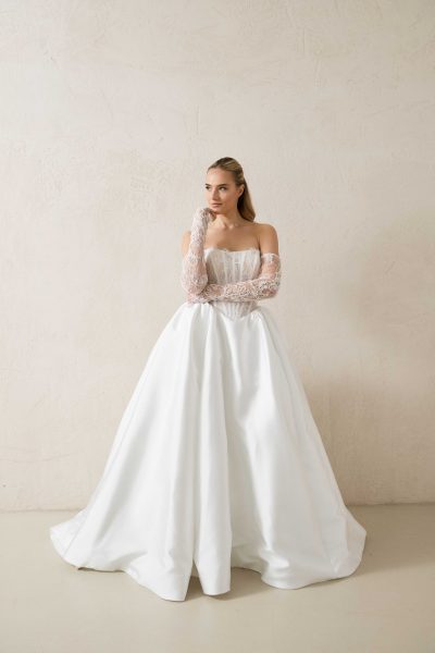 Kleid aus Mikado mit abnehmbarer Schleife