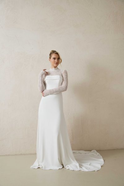 Kleid aus Crepe mit Spitzeneinsatz